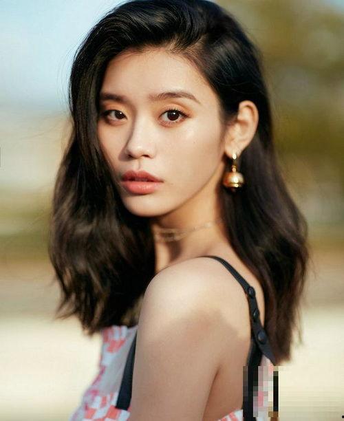 圈内爆料奚梦瑶现状,从维密秀场跌落，如今生活如何？